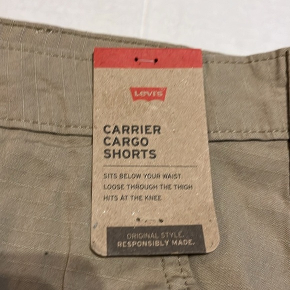 NWT-Levi’s-469 carrier cargo shorts-54-Tan-big and tall-sits below waist shorts. - Picture 11 of 16